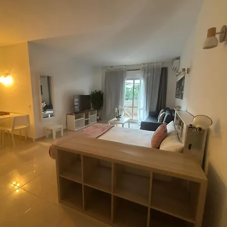 Апартаменти Deluxe En Benalbeach By Benalnova